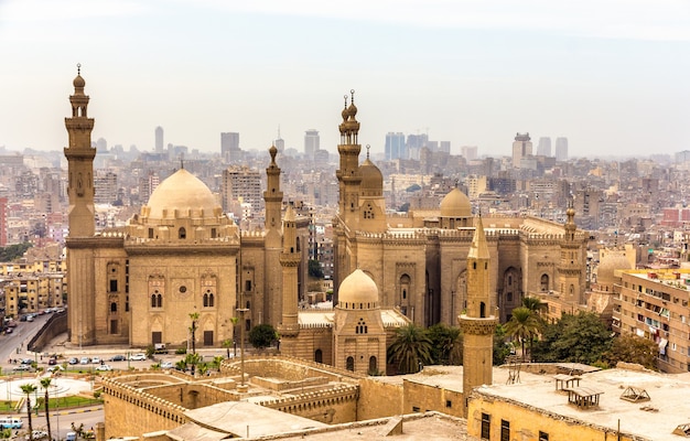 Vista das mesquitas do sultão Hassan e Al-Rifai no Cairo, Egito
