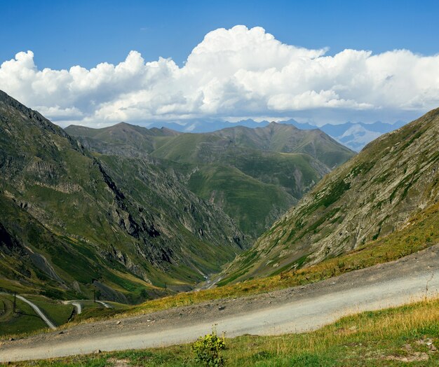 Foto vista das montanhas do cáucaso