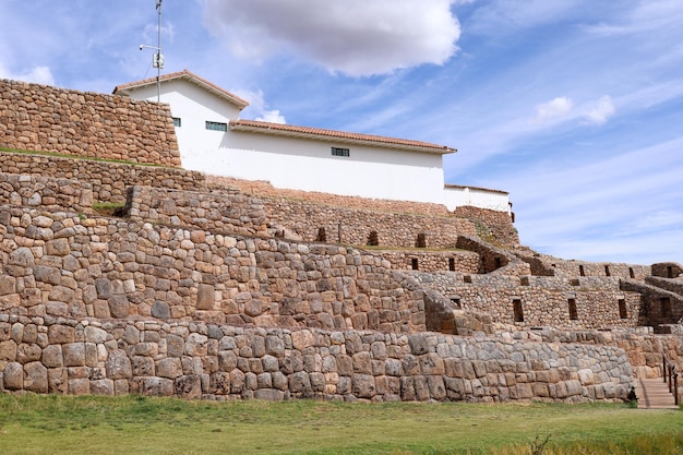 Vista das ruínas do templo inca de Chinchero em Cusco