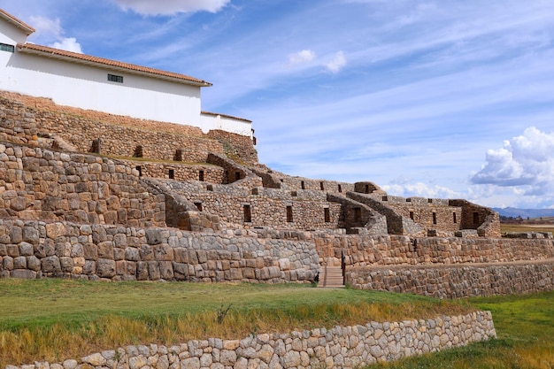 Vista das ruínas do templo inca de Chinchero em Cusco