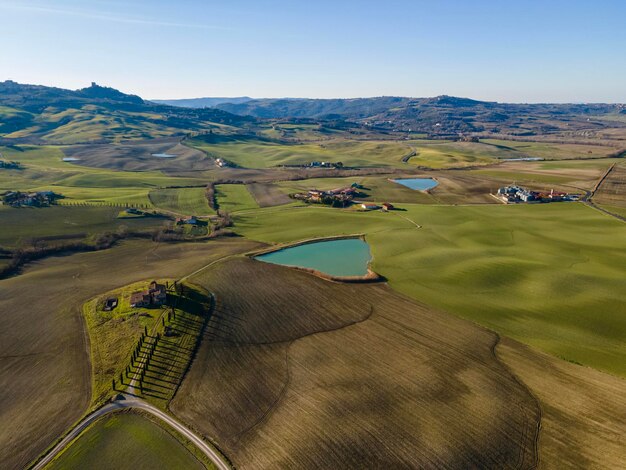 Vista de alto ângulo da paisagem contra o céu