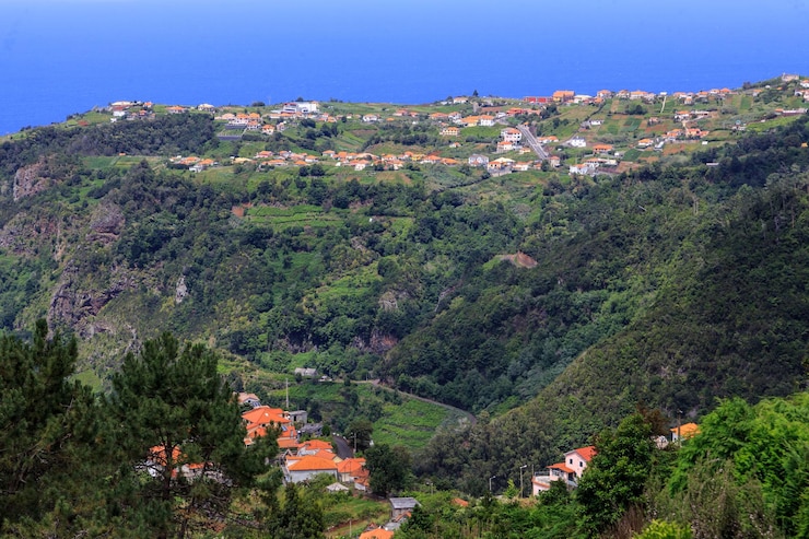 Foto vista de alto ângulo da paisagem da cidade contra o céu