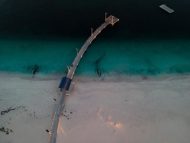 Foto vista de alto ângulo da terra na praia