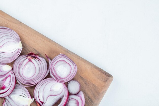 Foto vista de alto ângulo de alimentos em fundo branco