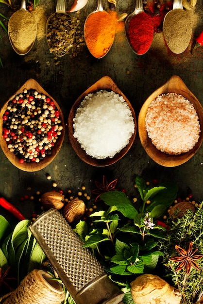 Foto vista de alto ângulo de alimentos na mesa