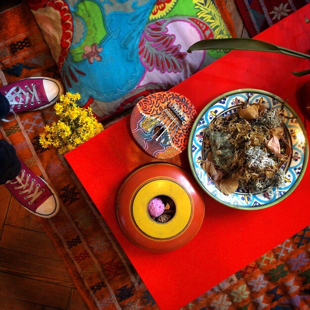 Foto vista de alto ângulo de alimentos na mesa