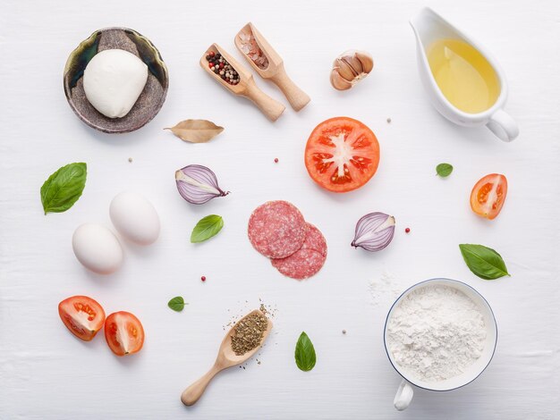 Foto vista de alto ângulo de alimentos na mesa