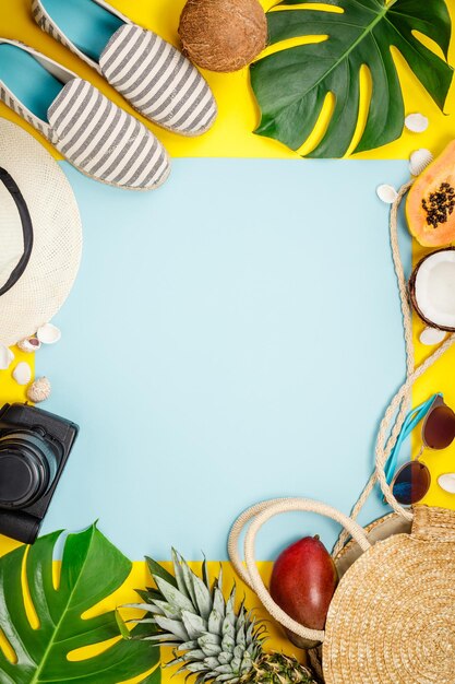 Foto vista de alto ângulo de doces multicoloridos na mesa