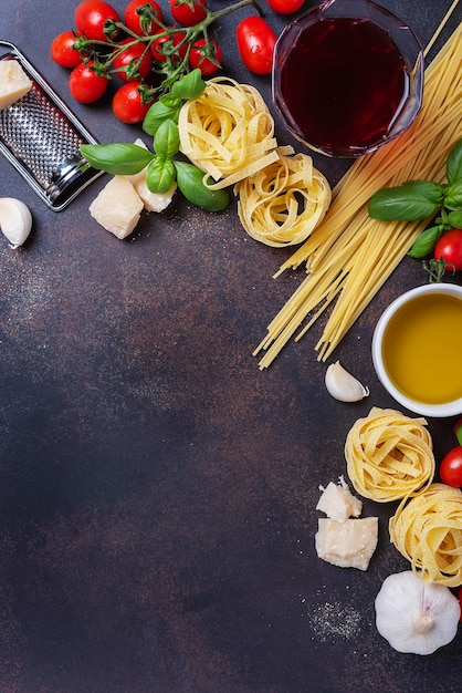 Foto vista de alto ângulo de frutas e legumes na mesa