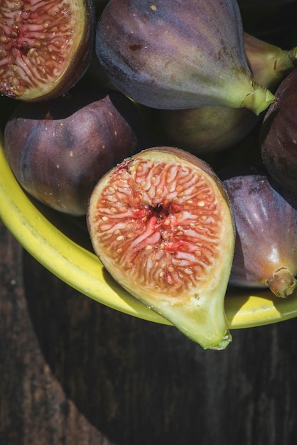 Foto vista de alto ângulo de frutas na mesa