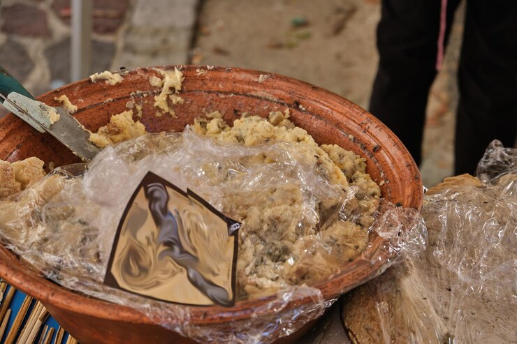 Foto vista de alto ângulo de peixes para venda no mercado