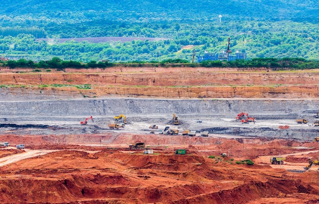 Vista de alto ângulo de trabalho em terra