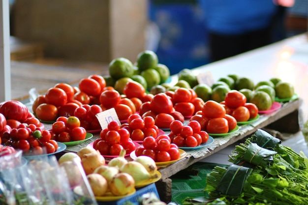 Vista de alto ângulo de vegetais para venda no mercado