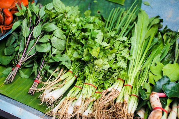 Vista de alto ângulo de vegetais para venda no mercado
