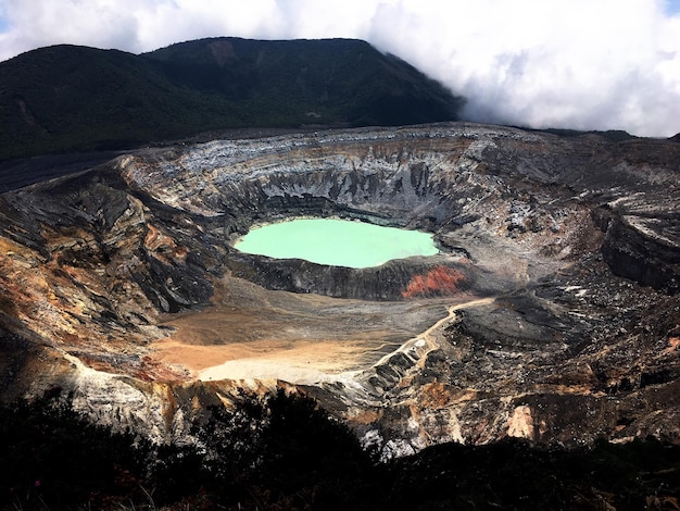 Foto vista de alto ângulo do vulcão poas