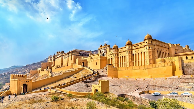 Vista de amer fort em jaipur. uma grande atração turística em rajasthan, índia