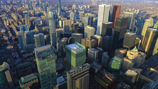 Foto vista de ângulo alto de edifícios modernos na cidade