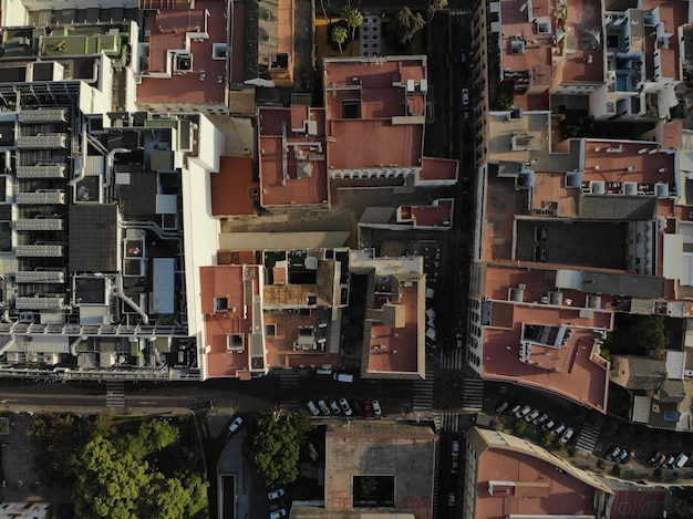 Foto vista de ângulo alto de edifícios na cidade