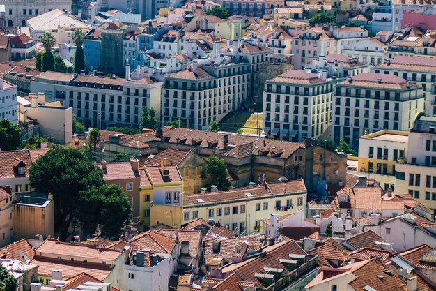 Vista de ângulo alto de edifícios na cidade