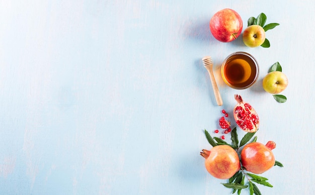 Foto vista de ângulo alto de frutas em uma tigela na mesa