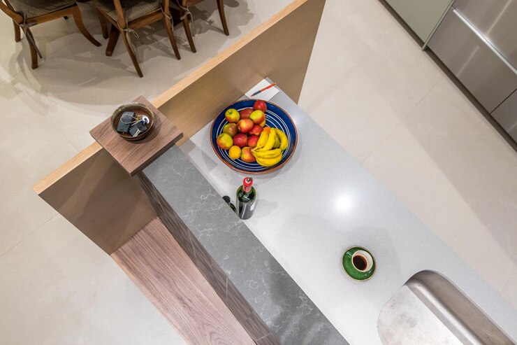Foto vista de ângulo alto de frutas em uma tigela na mesa