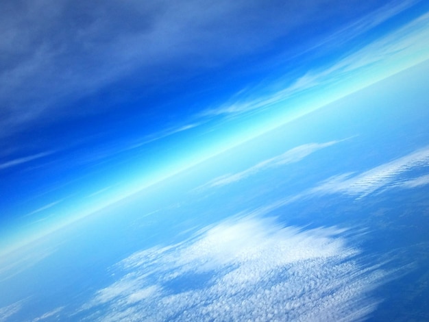 Foto vista de ângulo baixo de céu nublado