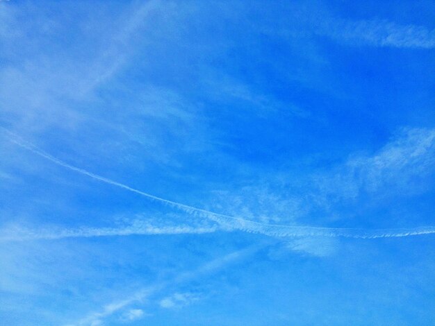 Foto vista de ângulo baixo de céu nublado