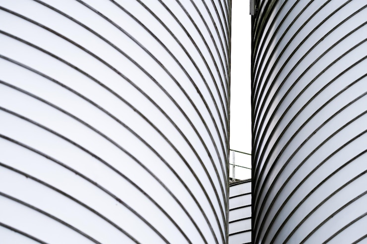 Foto vista de ângulo baixo de um edifício moderno
