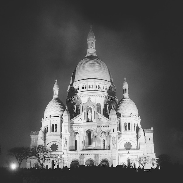 Foto vista de baixo ângulo da catedral