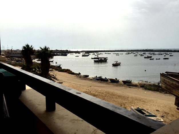 Foto vista de barcos no mar