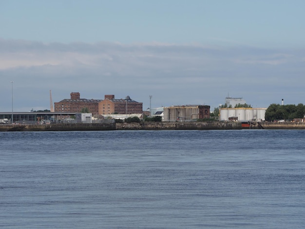 Vista de Birkenhead em Liverpool