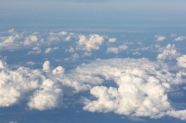 Vista de cloudscape durante o voo de avião