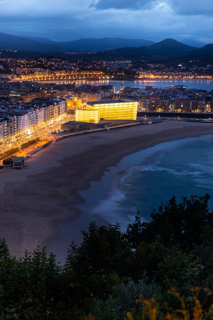 Vista de Donostia-San Sebastian no país basco.