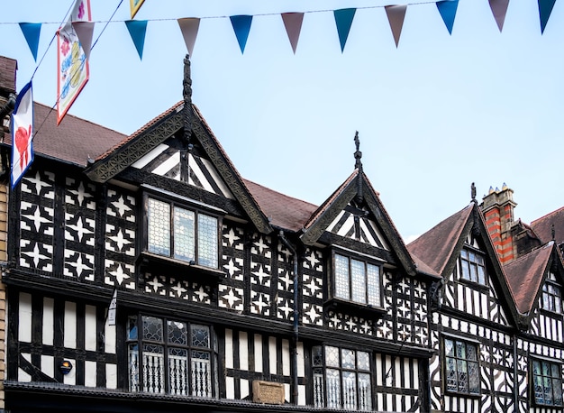 Vista de edifícios antigos em Shrewsbury, Shropshire