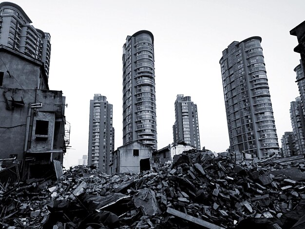 Foto vista de edifícios em baixo ângulo