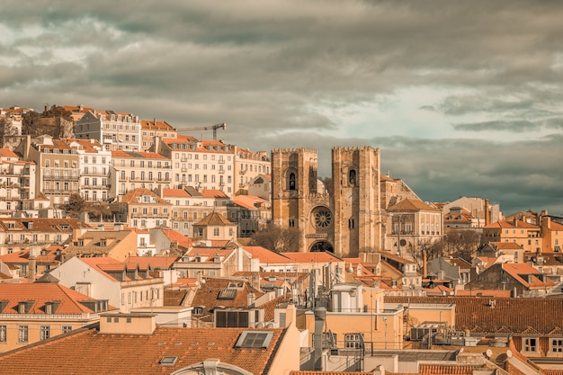 Vista de Lisboa com catedral