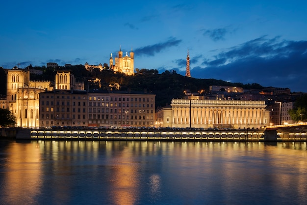 Vista de Lyon à noite, França. Europa.