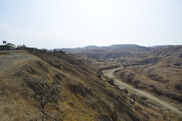 Foto vista de mancora de uma colina alta peru