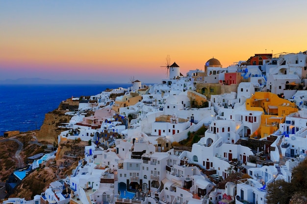 Vista de oia pela manhã, santorini, grécia