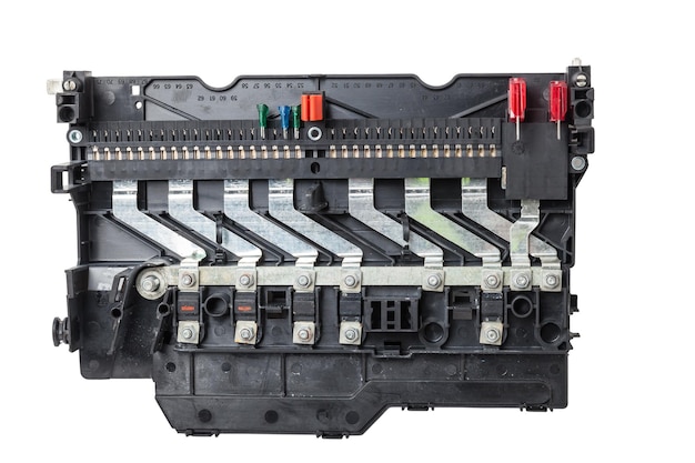 Vista de perto da caixa de fusíveis do carro Iluminação do motor de controle Indústria elétrica e automotiva do carro