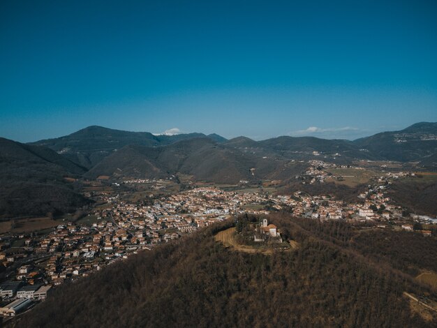 Foto vista de um drone em franciacorta, brescia