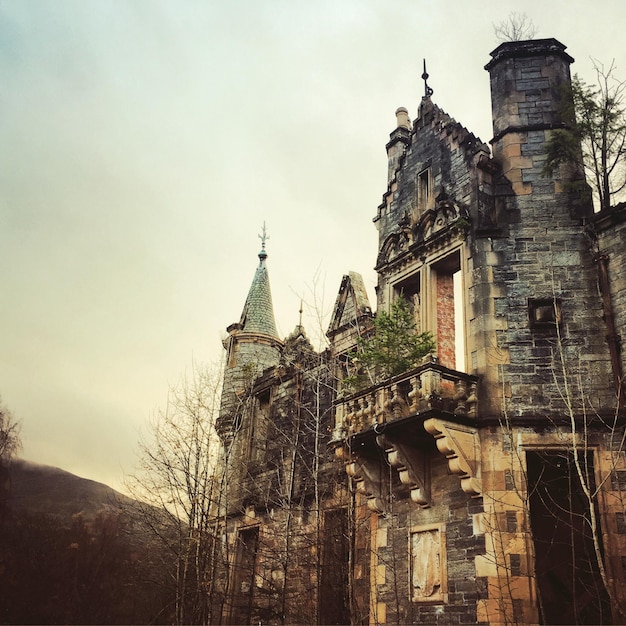 Foto vista de um templo em baixo ângulo