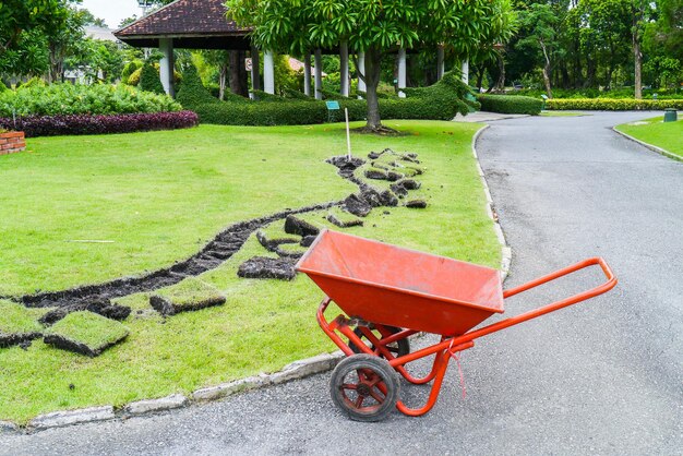 Foto vista de uma bicicleta no jardim