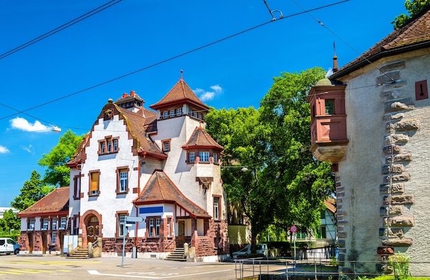 Vista de uma casa tradicional em Basel, Suíça