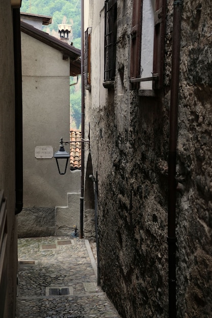 Vista de uma rua de verona, na itália