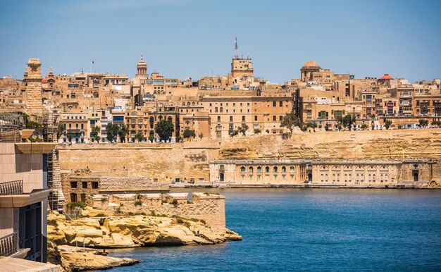 Foto vista de valletta a partir do mar