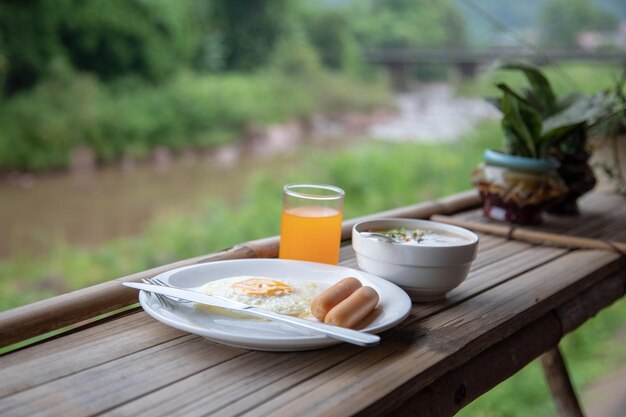 Vista del desayuno en la mesa