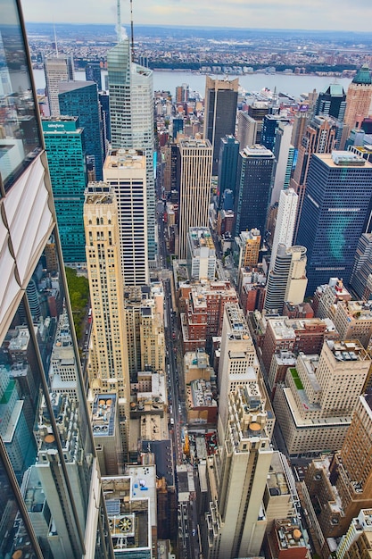 Vista deslumbrante no alto de um arranha-céu com vista para a cidade de Nova York