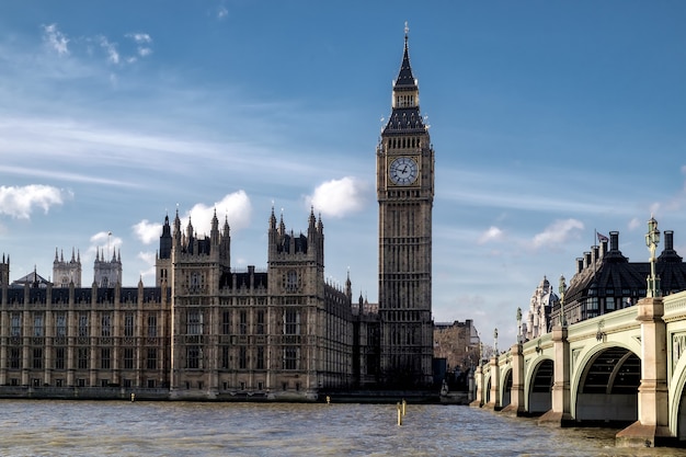 Vista do Big Ben e das Casas do Parlamento