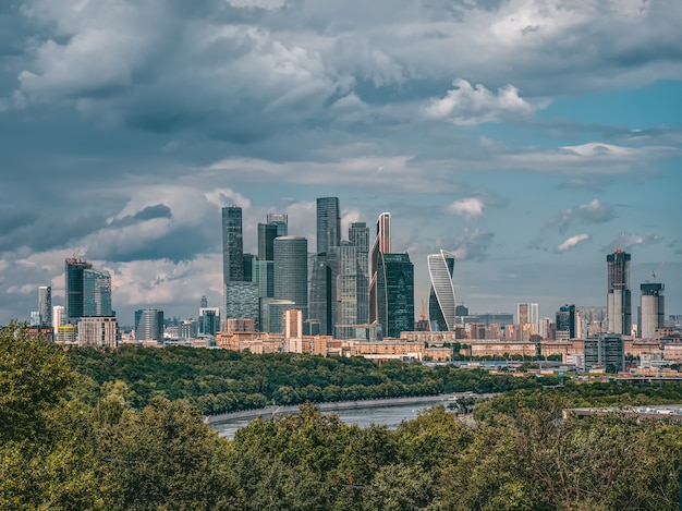 Vista do centro internacional de negócios de Moscou